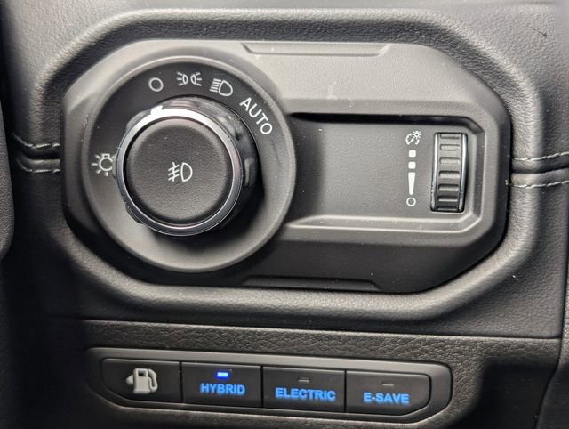 Used 2025 Jeep Wrangler Sahara 4xe image 20