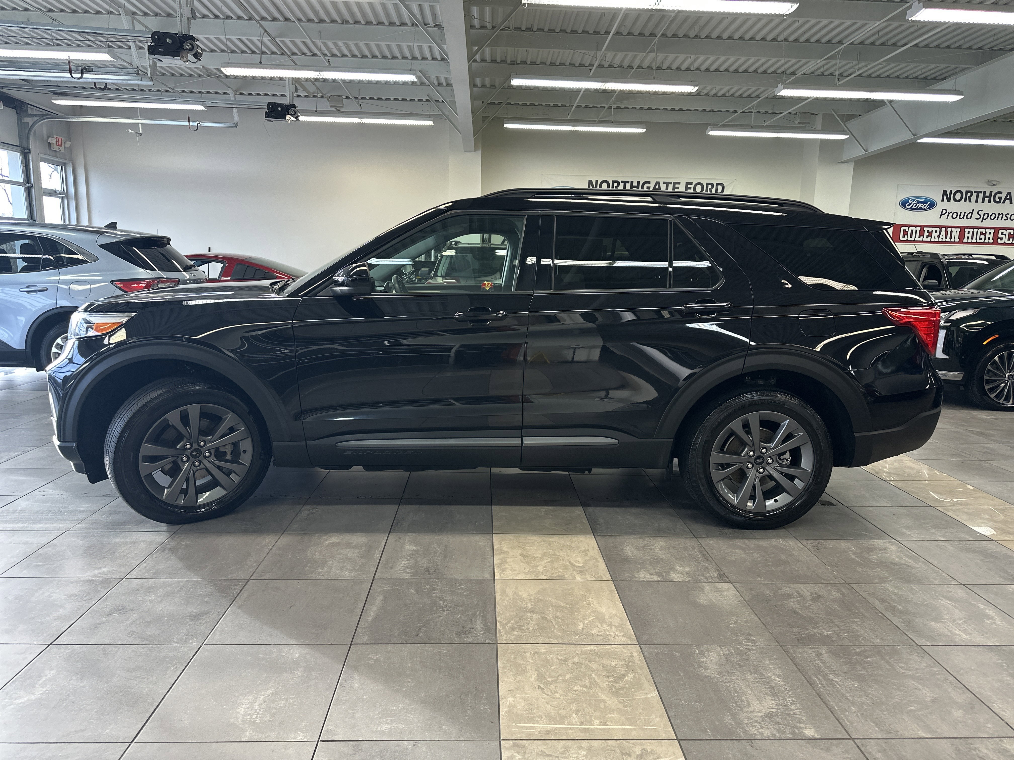 Used 2023 Ford Explorer XLT w/ Equipment Group 202A image 16