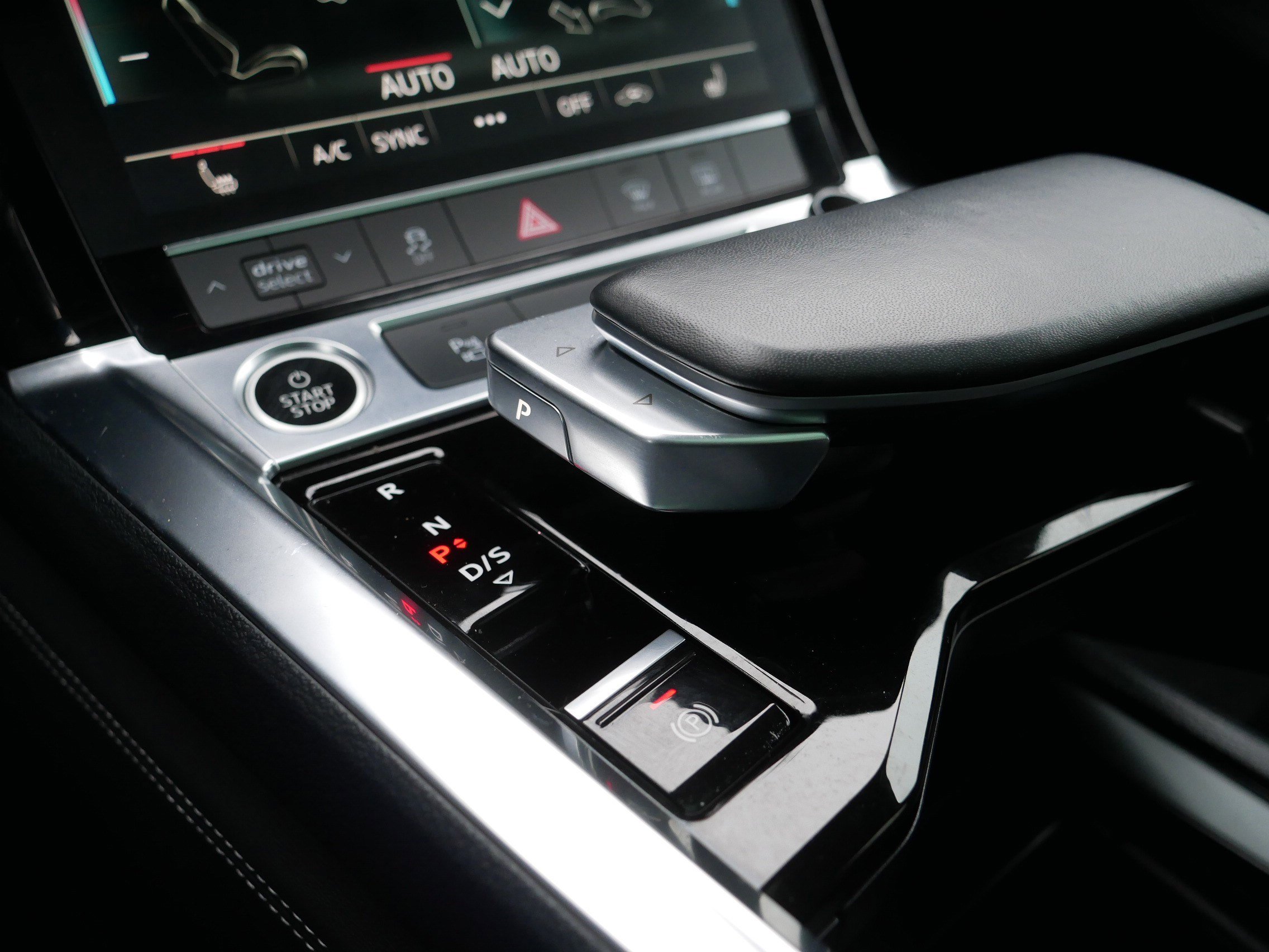 Used 2021 Audi e-tron Premium w/ Convenience Plus Package image 24