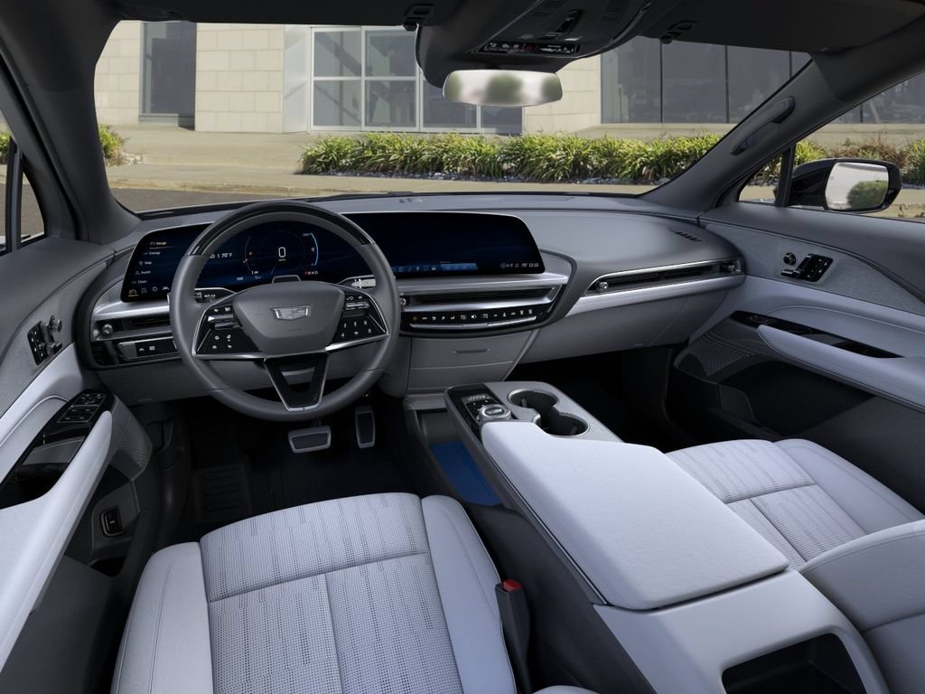 New 2027 Cadillac Lyriq Luxury w/ LPO, Floor Liner Package AWD/4WD image 15