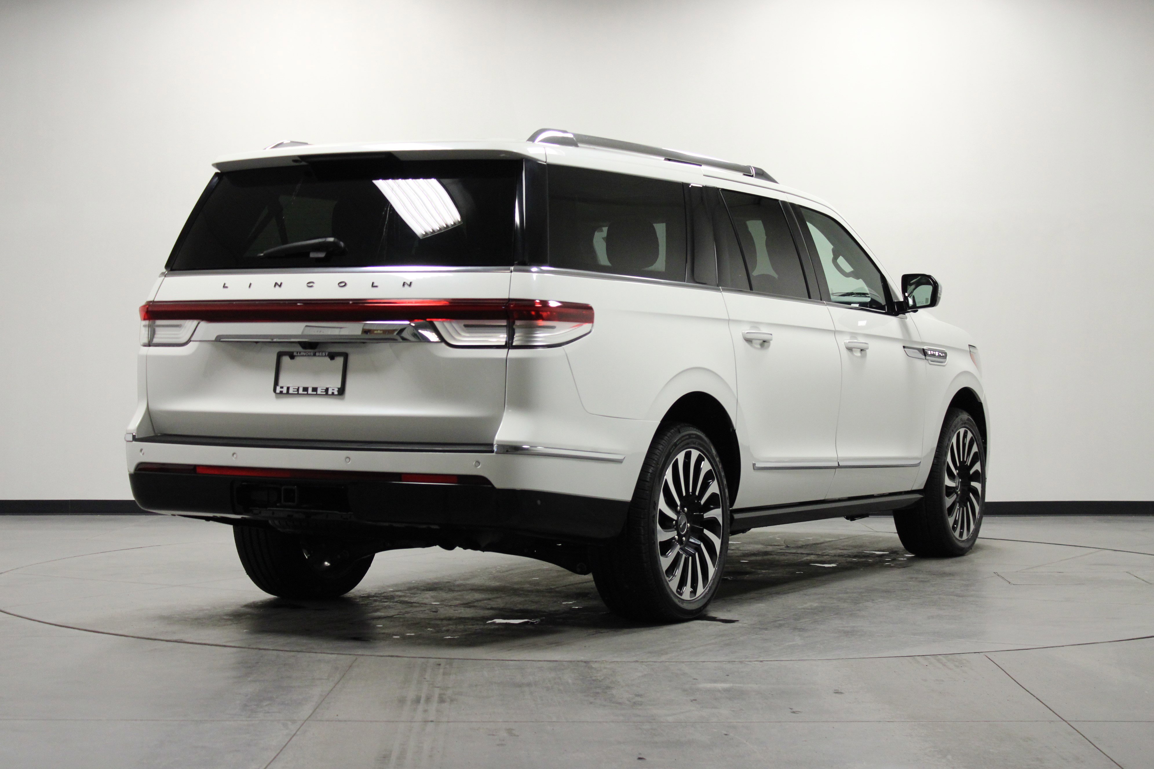 Used 2022 Lincoln Navigator L Black Label image 4