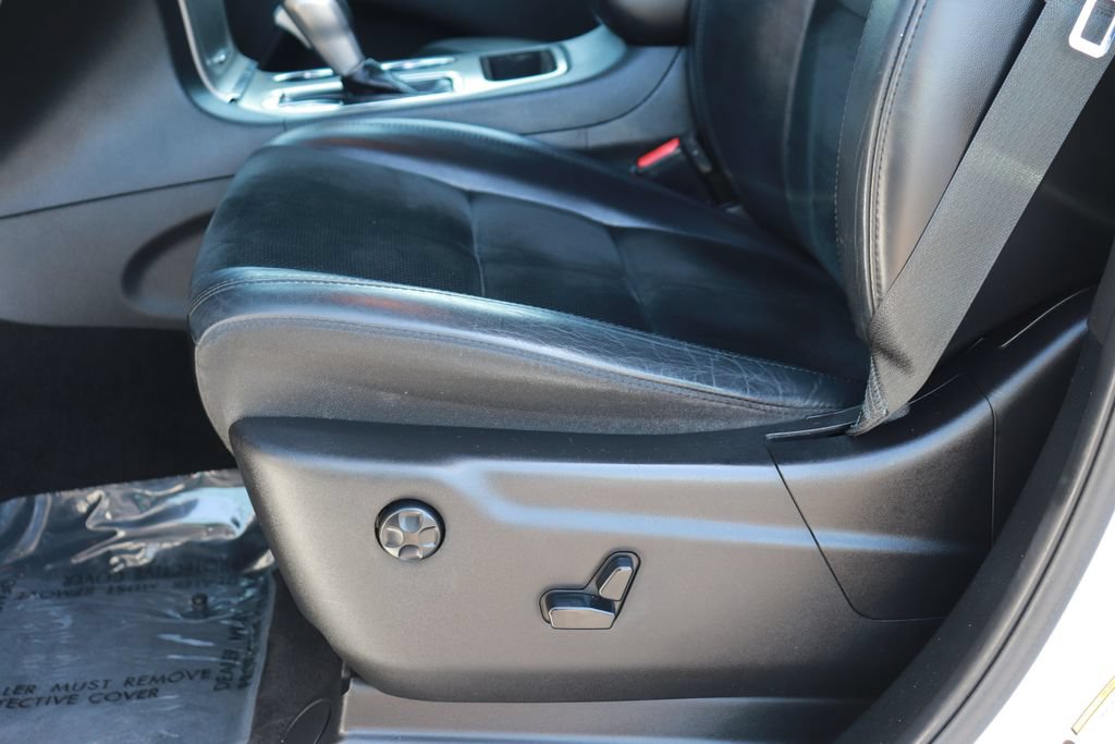 Used 2017 Jeep Grand Cherokee Altitude RWD image 9