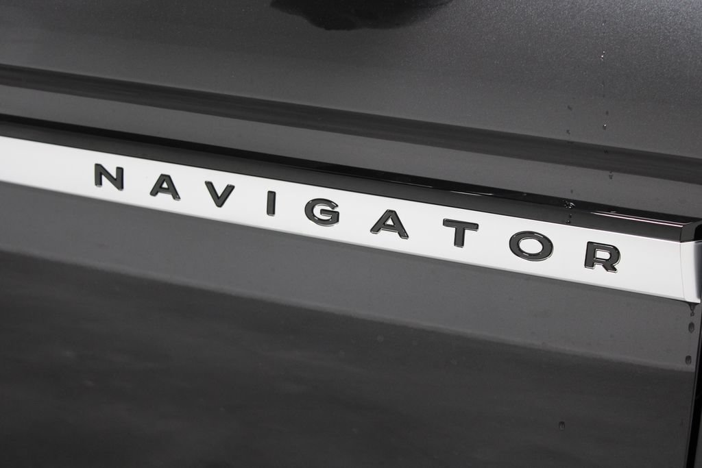 New 2027 Lincoln Navigator L Premier RWD image 11