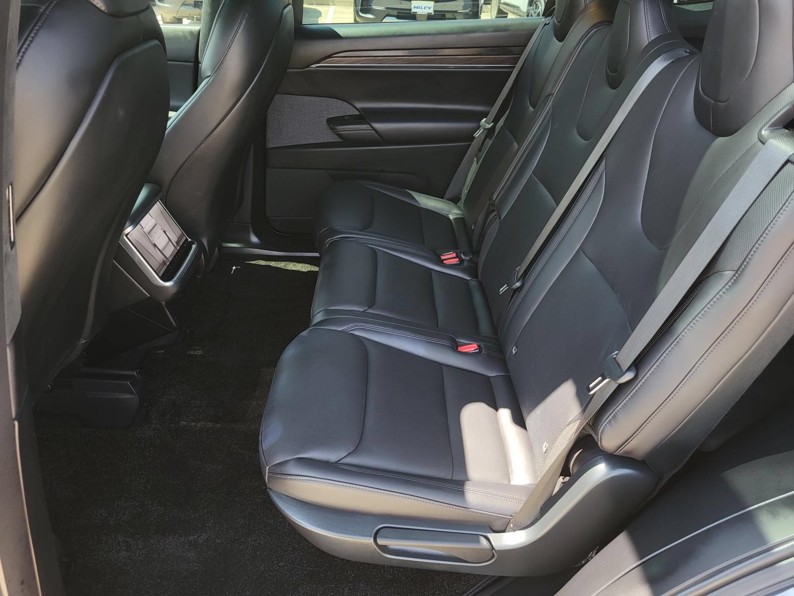 Used 2024 Tesla Model X AWD/4WD image 17