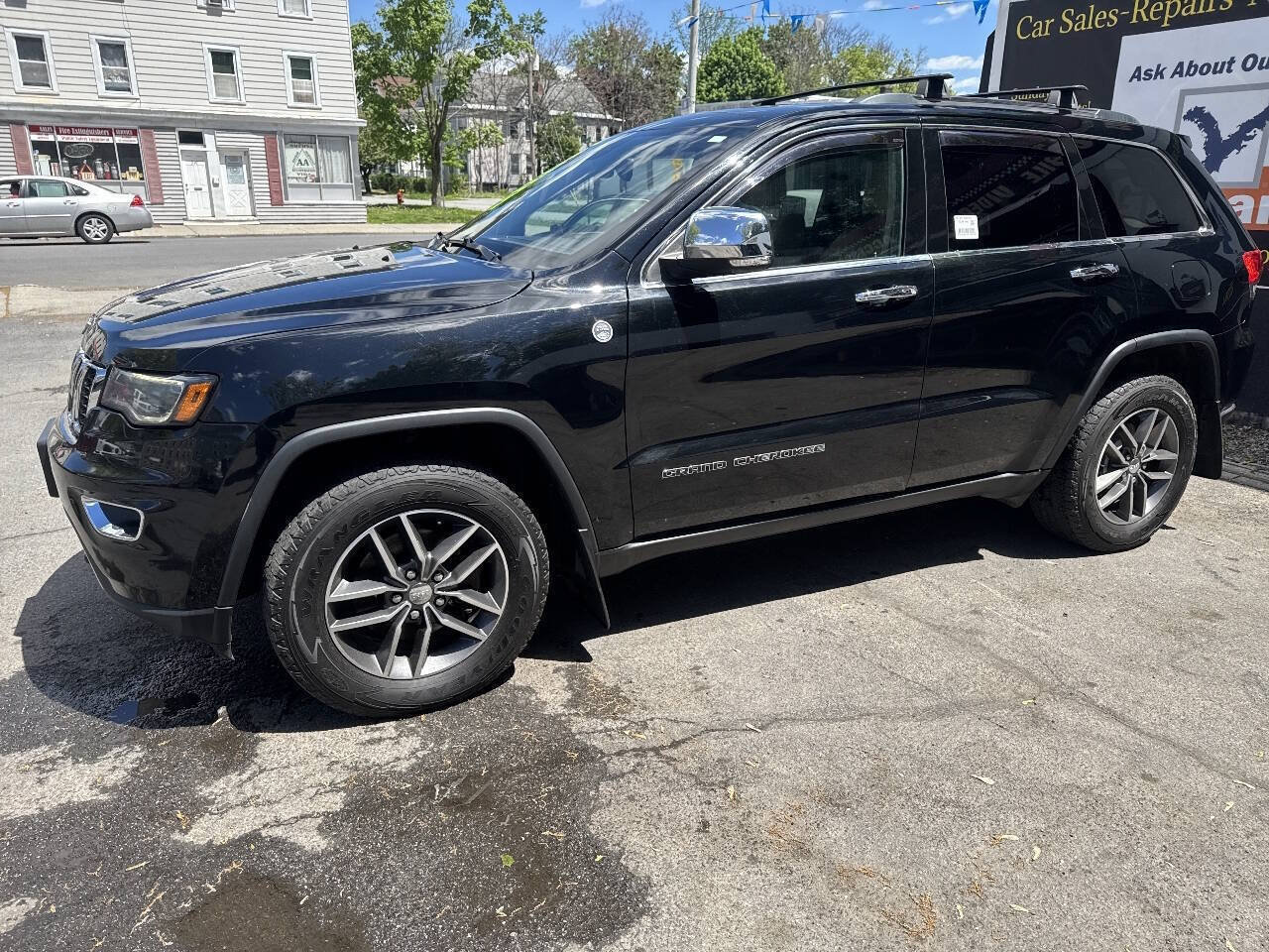 Used 2017 Jeep Grand Cherokee Limited w/ Luxury Group II AWD/4WD image 4