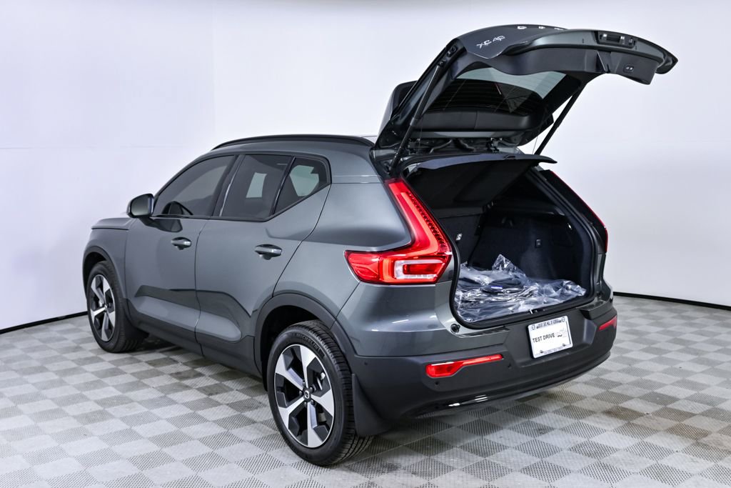 New 2026 Volvo XC40 B5 Plus w/ Climate Package image 31