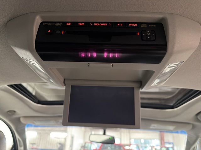 Used 2011 Toyota Sequoia Limited AWD/4WD image 37