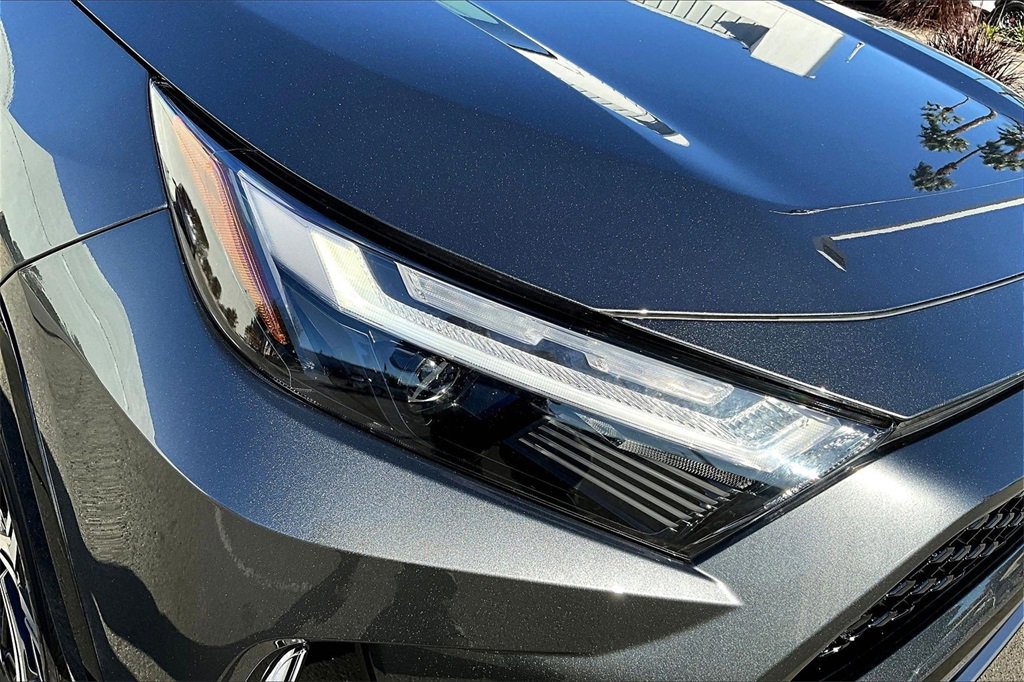Certified 2025 Toyota RAV4 XSE image 32