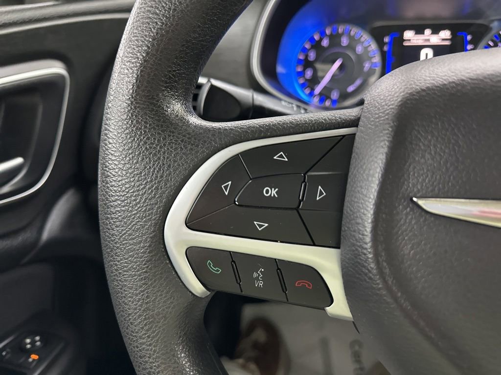 Used 2015 Chrysler 200 Limited image 34