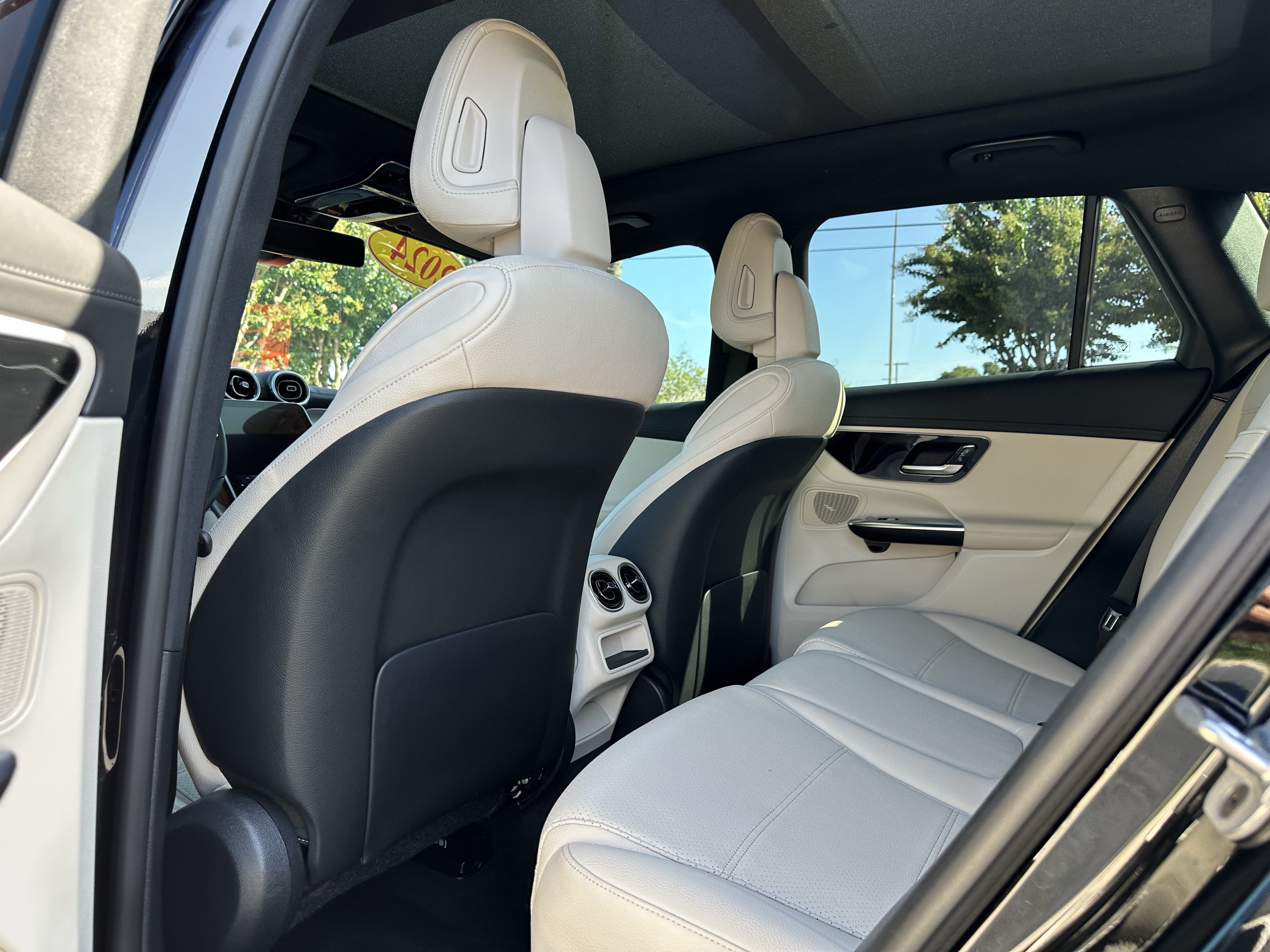 Used 2024 Mercedes-Benz GLC 300 4MATIC image 18