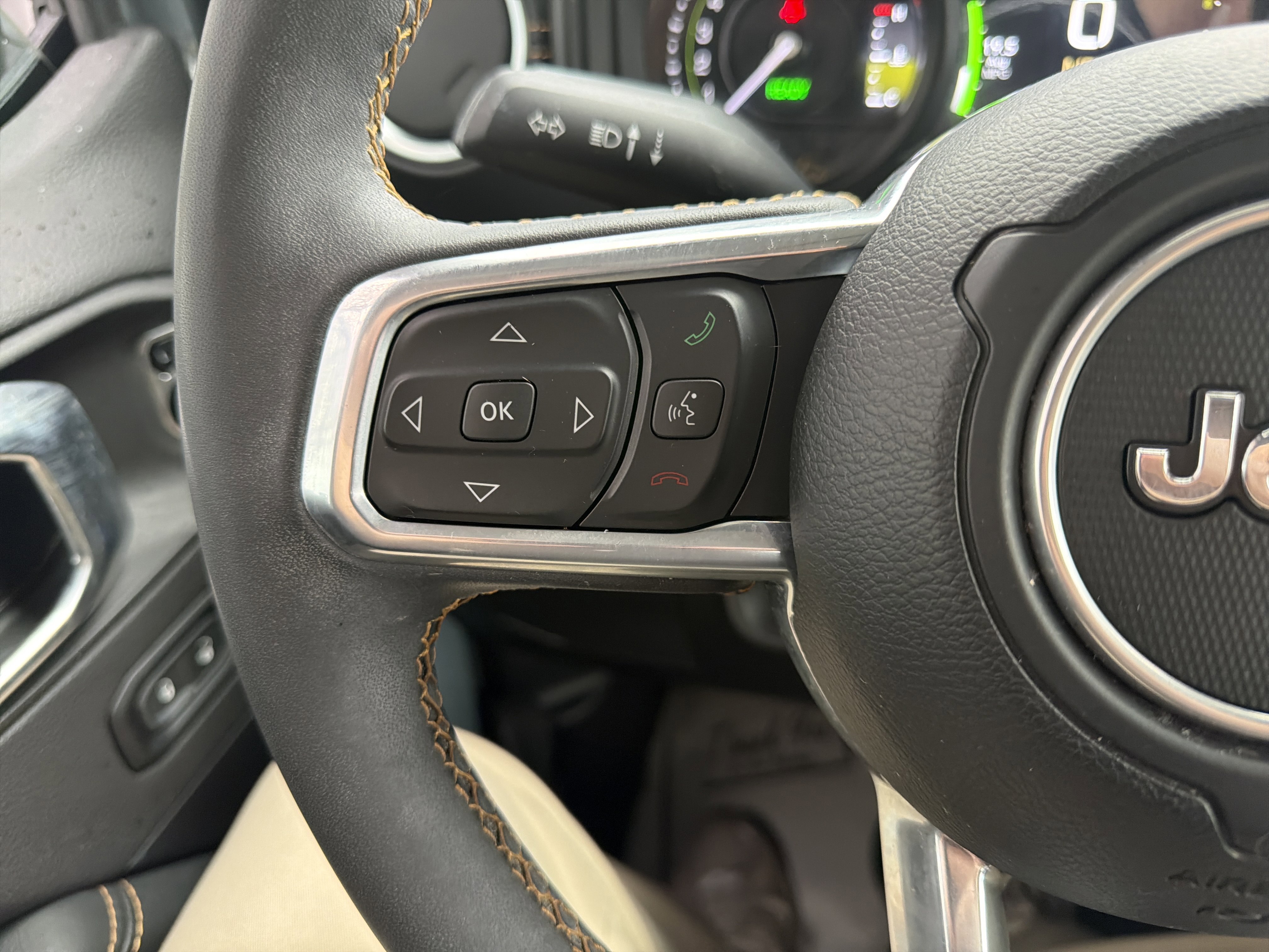 Used 2024 Jeep Wrangler Sahara w/ Technology Group image 18