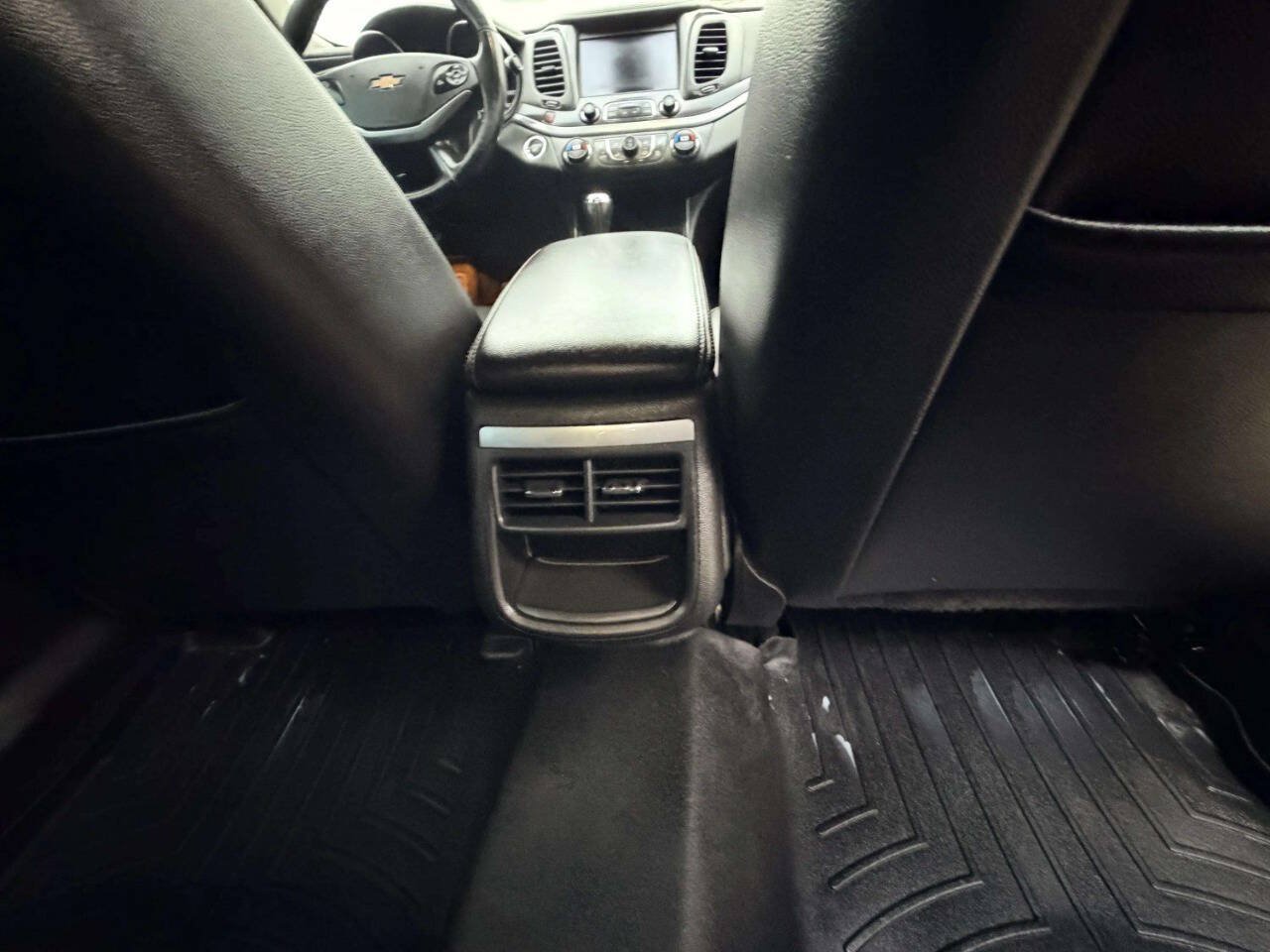 Used 2019 Chevrolet Impala LT FWD image 26