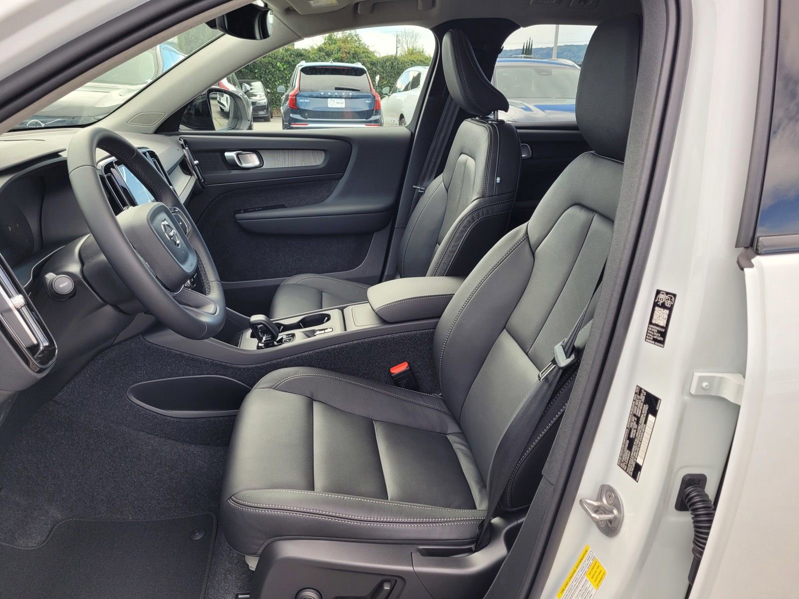 New 2026 Volvo XC40 B4 Core w/ Climate Package image 9