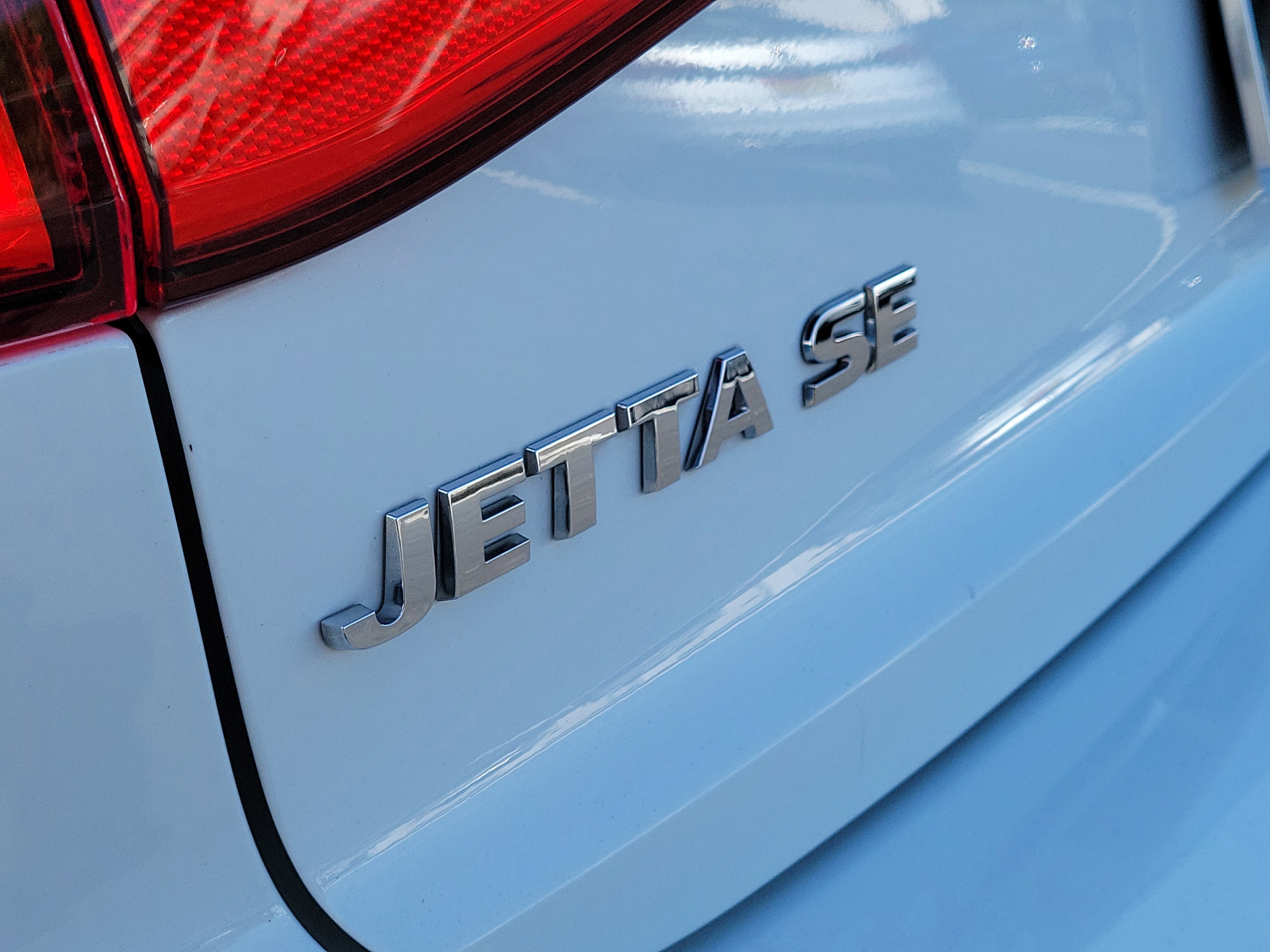 Used 2015 Volkswagen Jetta SE FWD image 5