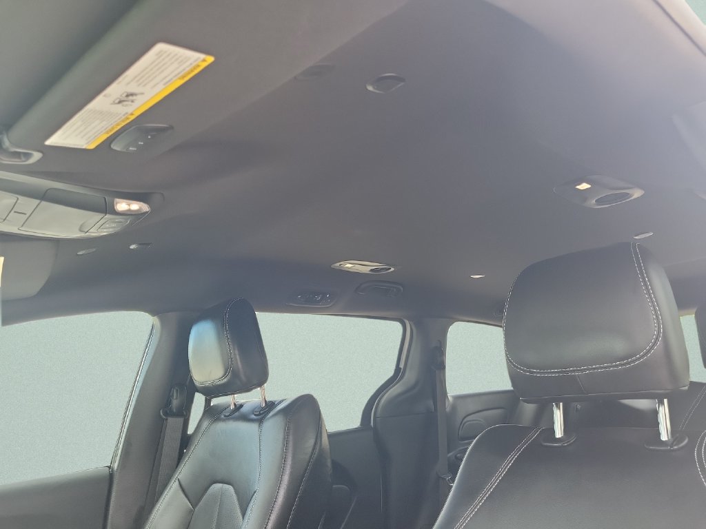 Used 2026 Chrysler Pacifica Select FWD image 17