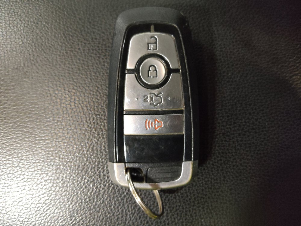 Used 2020 Ford Fusion SE FWD image 32