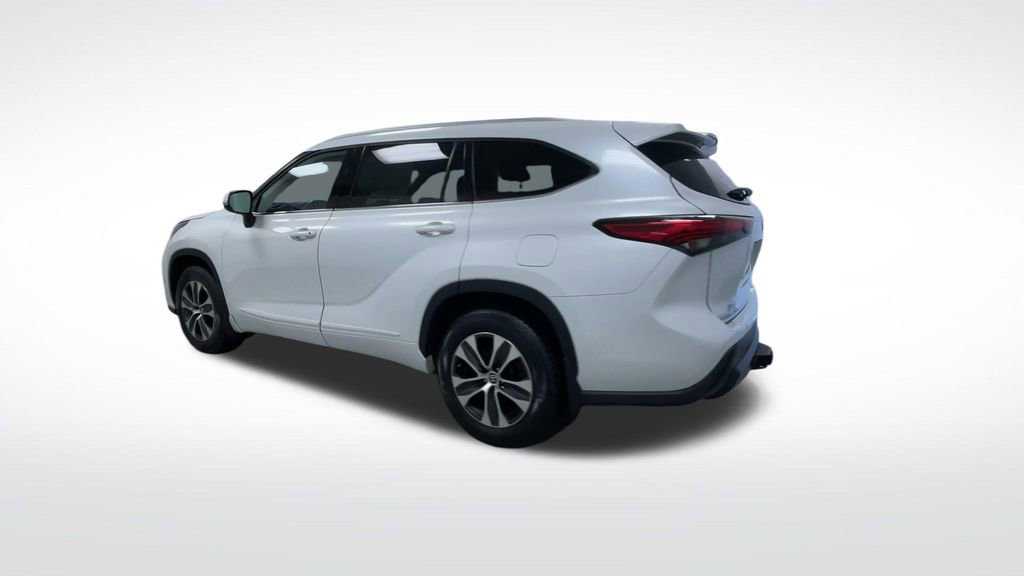 Used 2022 Toyota Highlander XLE image 21