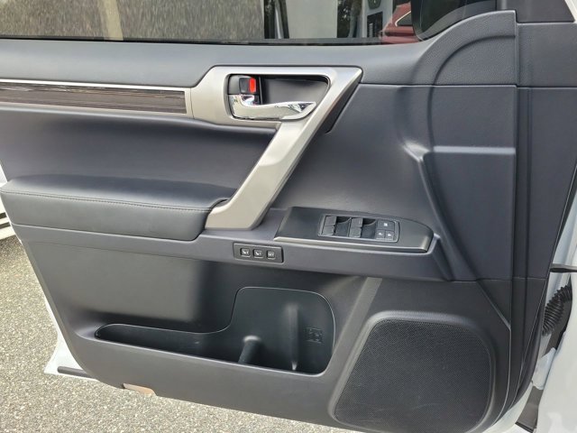 Used 2022 Lexus GX 460 Premium w/ Premium Package image 36