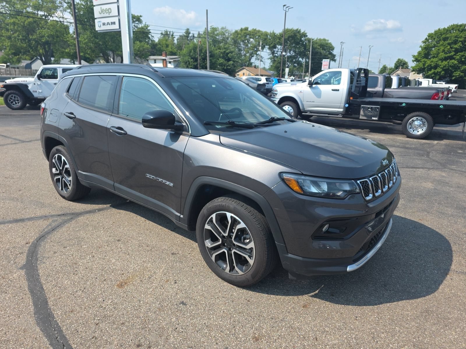 Used 2023 Jeep Compass Limited AWD/4WD video 1