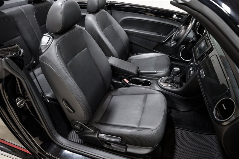Used 2013 Volkswagen Beetle 2.0T FWD image 22