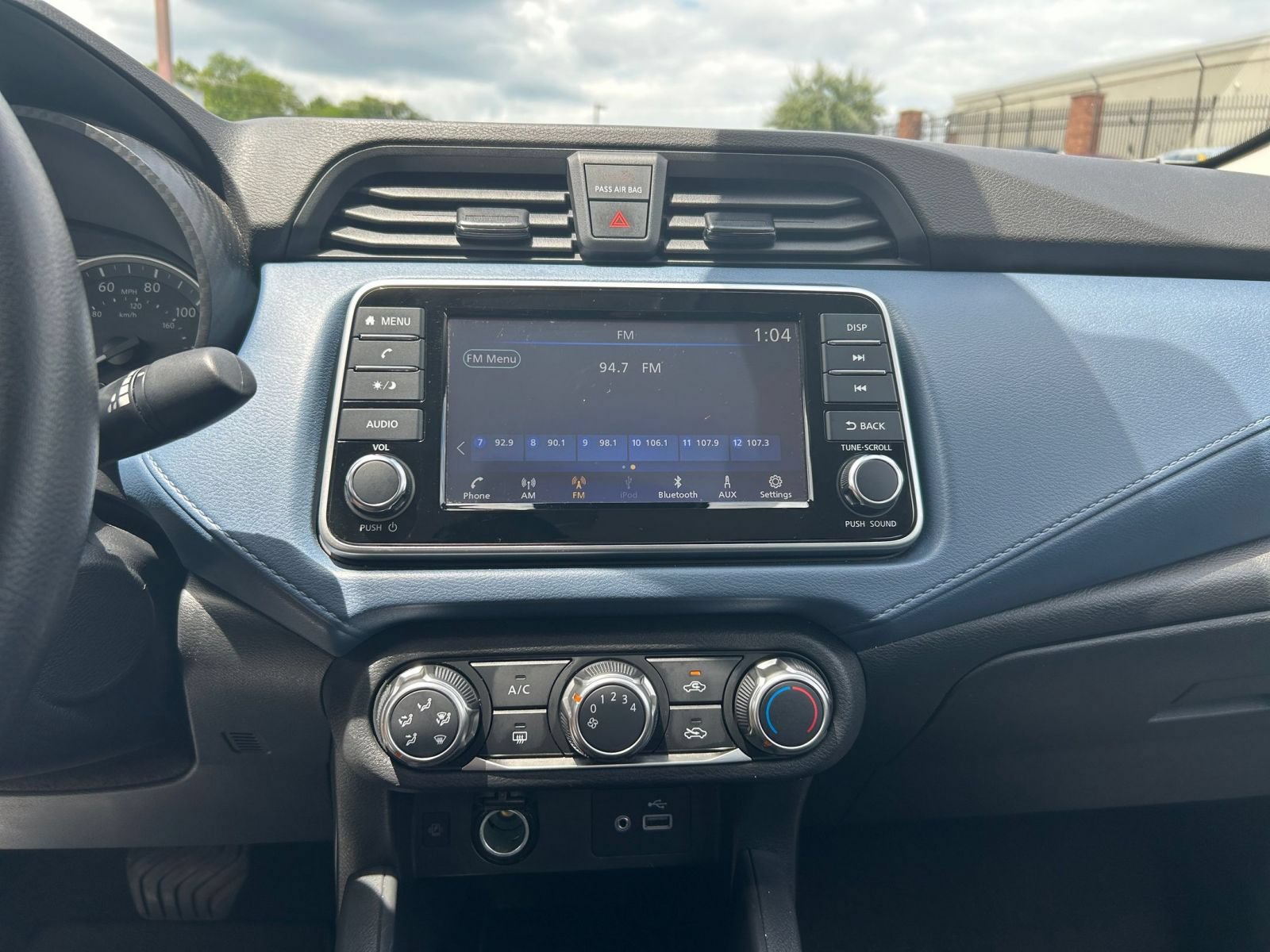 Used 2025 Nissan Versa SV FWD image 17