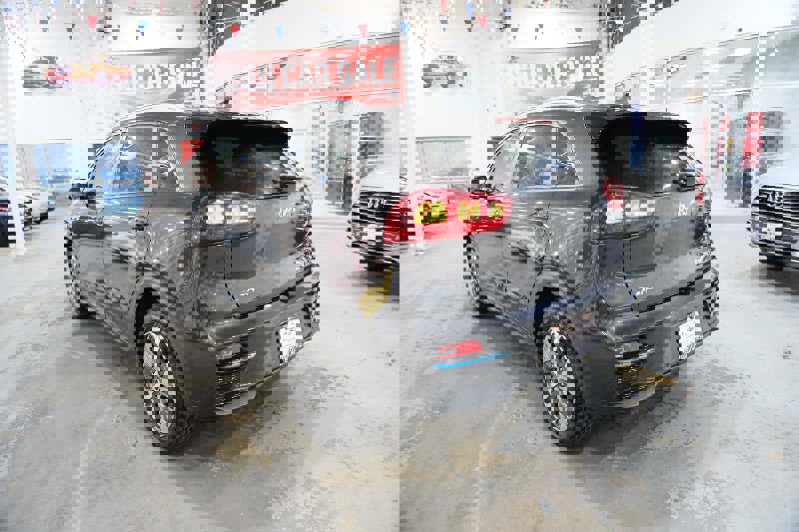 Used 2022 Kia Niro EX w/ Cold Weather Package image 8