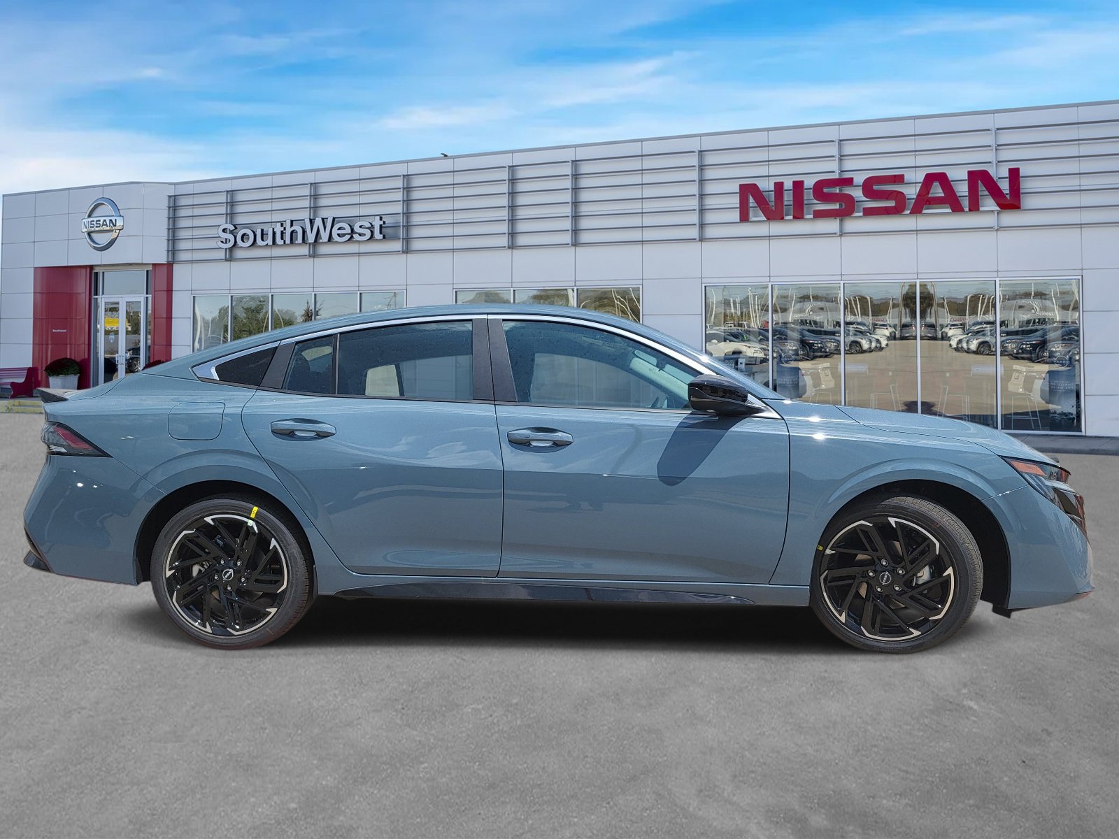 New 2027 Nissan Sentra SR w/ Floor Mat Package FWD image 4