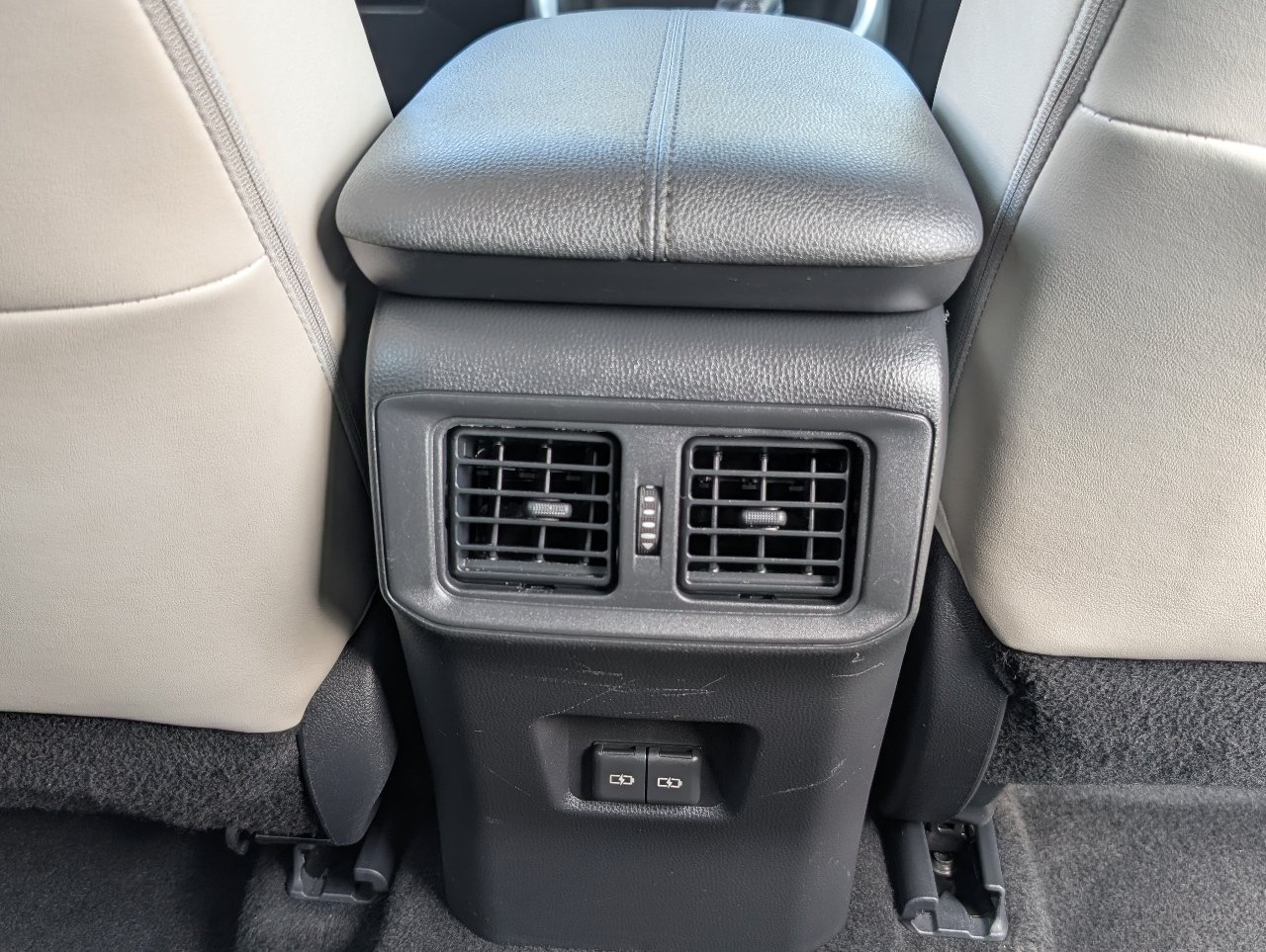 Used 2023 Toyota RAV4 XLE Premium FWD image 7