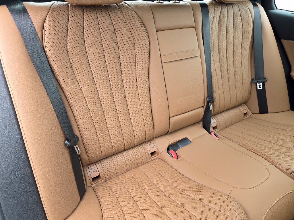 Certified 2026 Mercedes-Benz E 450 4MATIC Sedan image 23