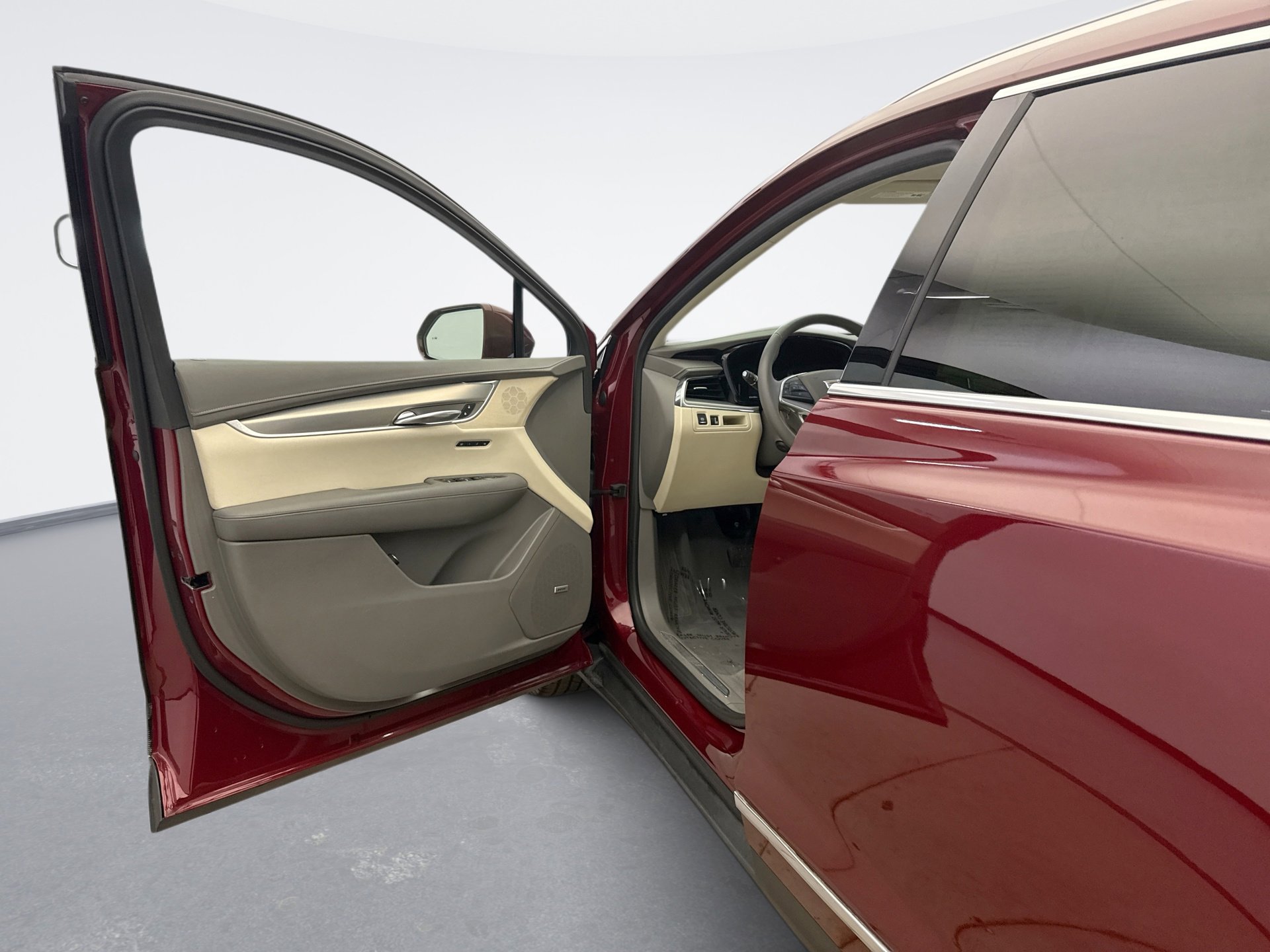 Used 2017 Cadillac XT5 Luxury w/ LPO, Wheel Lock Package image 9