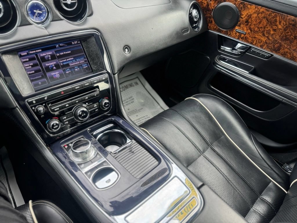 Used 2013 Jaguar XJ AWD image 33