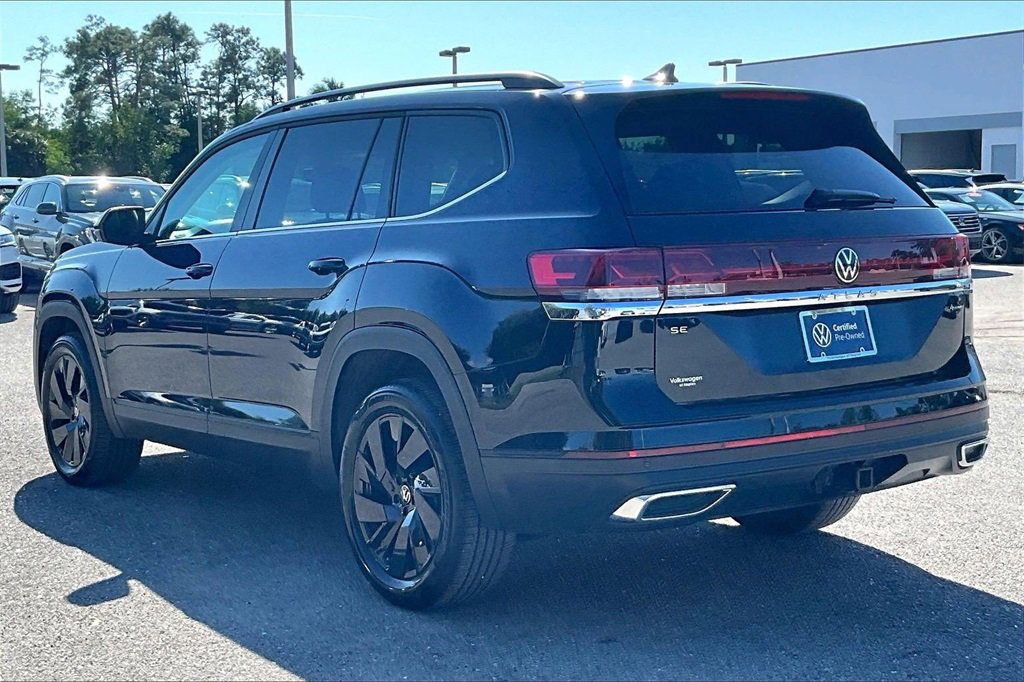 Certified 2025 Volkswagen Atlas SE w/ Black Wheel Package image 7