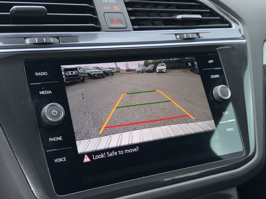 Certified 2023 Volkswagen Tiguan SE R-Line image 7