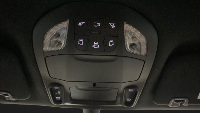 Used 2025 Chrysler Pacifica Select AWD/4WD image 35