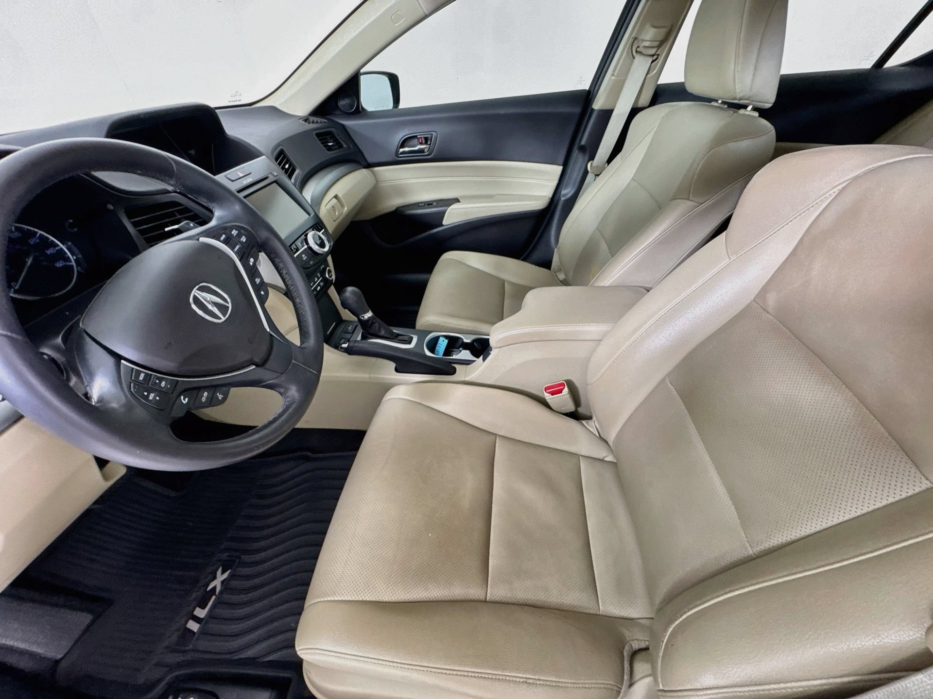 Used 2017 Acura ILX w/ Premium Package FWD image 22