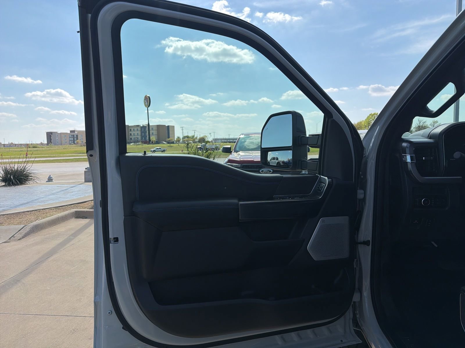 New 2026 Ford F250 Platinum w/ FX4 Off-Road Package image 14