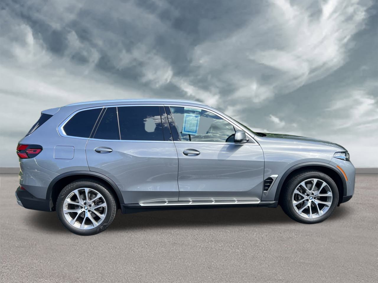 Used 2024 BMW X5 xDrive40i w/ Premium Package image 7