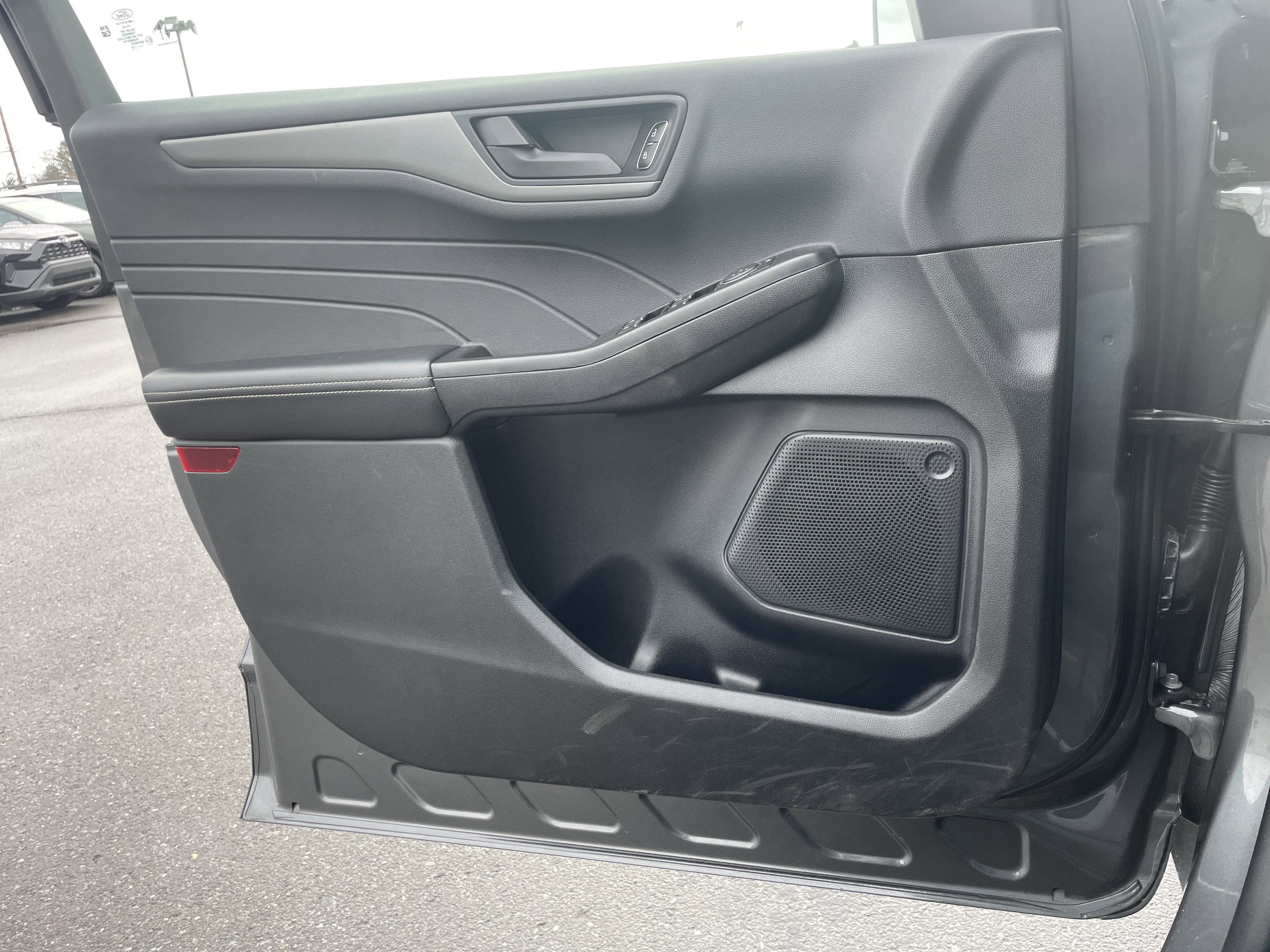 Used 2025 Ford Escape Active image 15