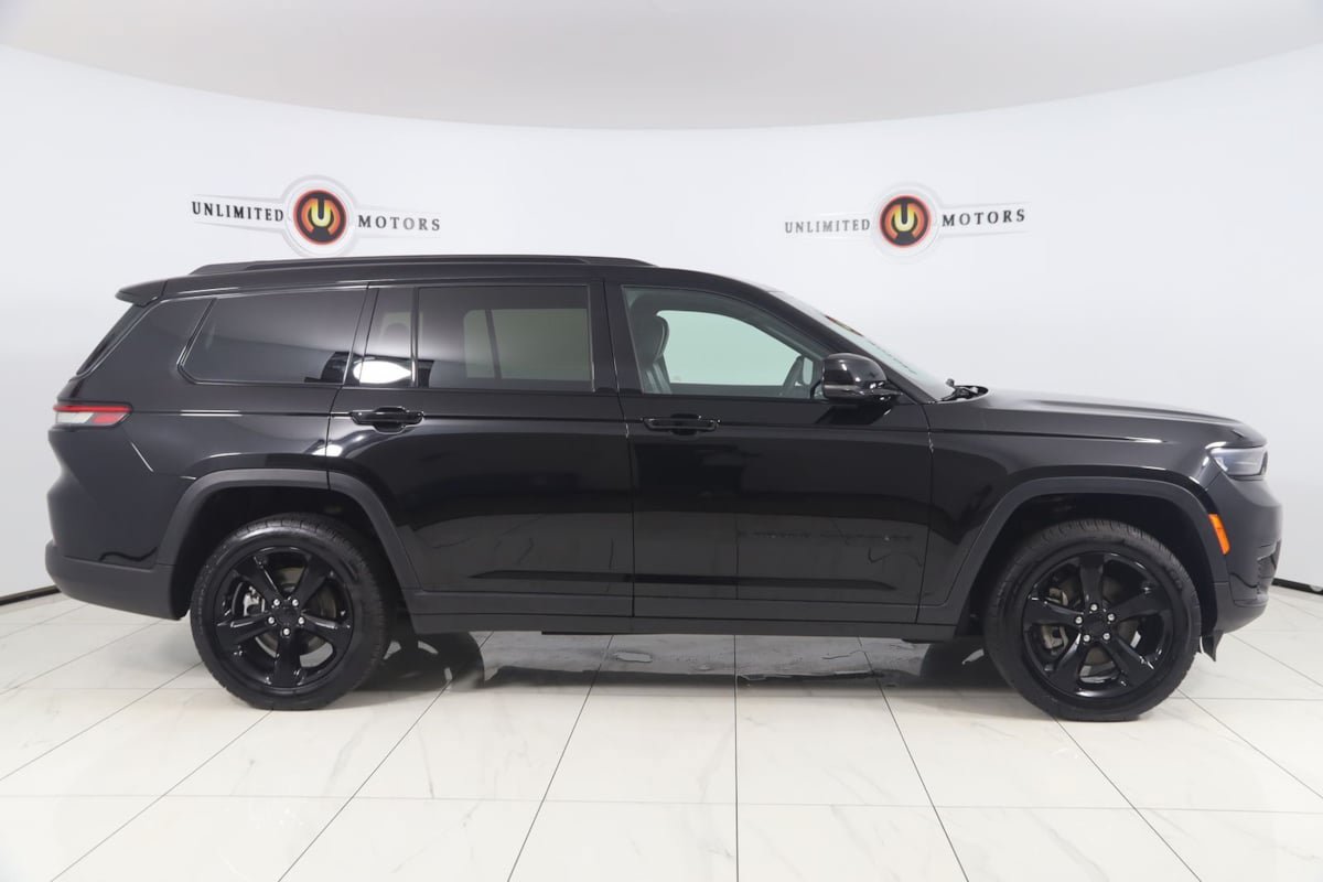 Used 2024 Jeep Grand Cherokee L Altitude AWD/4WD image 2