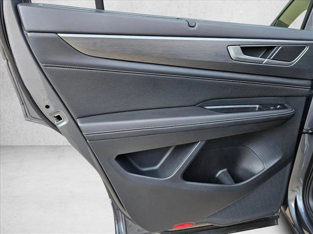 Used 2025 Volkswagen Atlas Cross Sport SE image 18