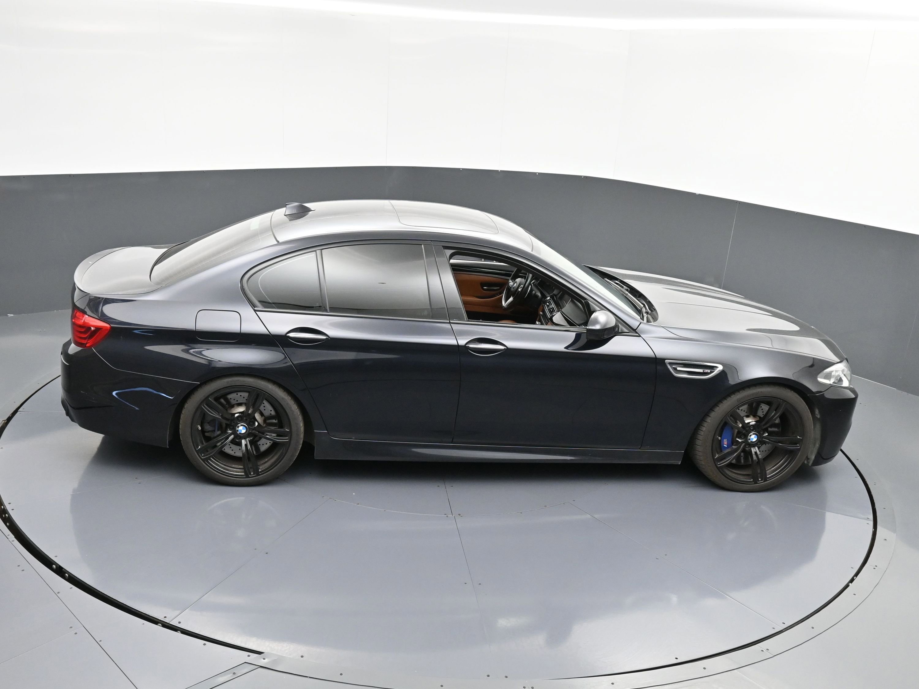 Used 2015 BMW M5 image 37