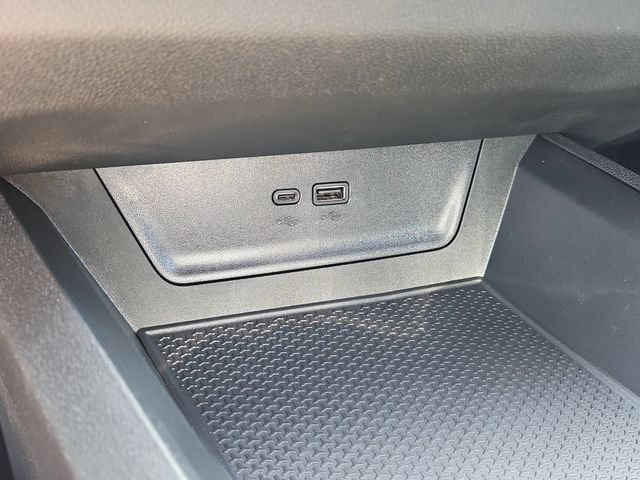 New 2026 Chevrolet Equinox LT w/ Safety and Technology Package FWD image 23