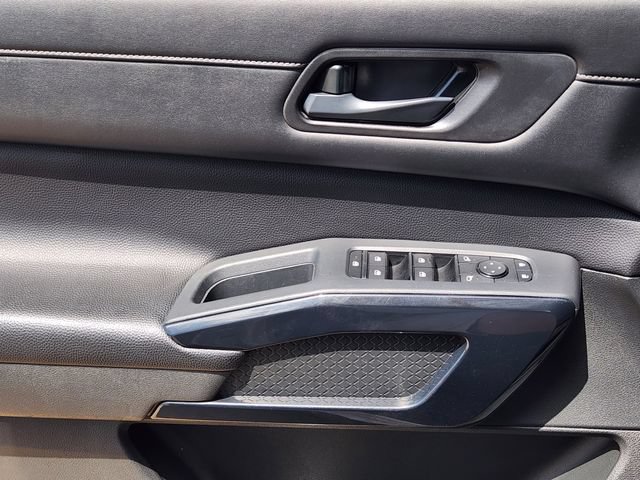 Used 2024 Nissan Pathfinder SV FWD image 26