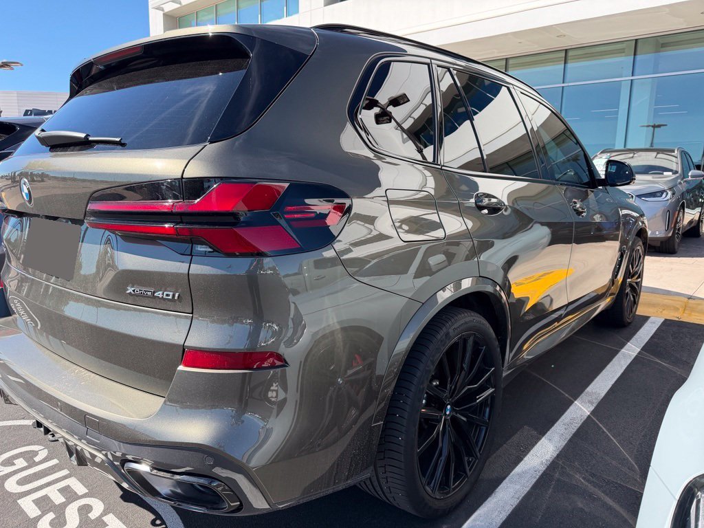 Certified 2025 BMW X5 xDrive40i w/ Executive Package AWD/4WD image 4