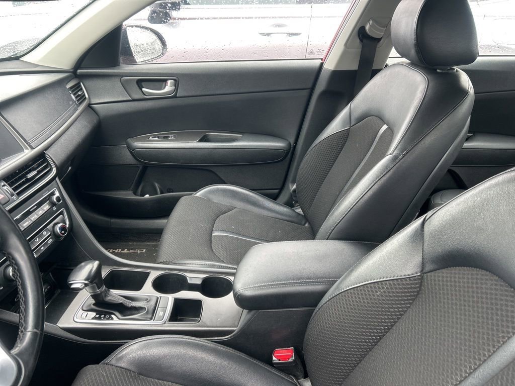 Used 2018 Kia Optima S w/ Panoramic Sunroof Package image 10
