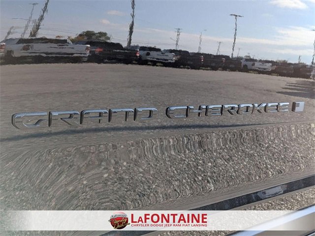 New 2025 Jeep Grand Cherokee Limited w/ Black Appearance Package image 10