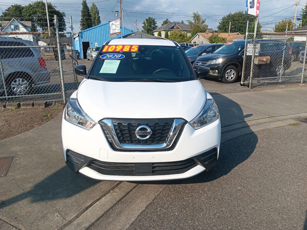 Used 2020 Nissan Kicks S image 2