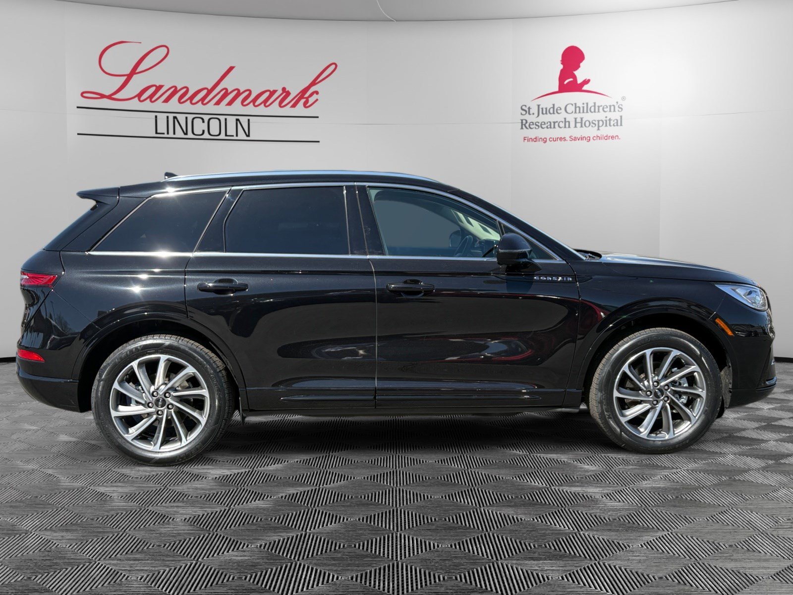 Certified 2024 Lincoln Corsair Grand Touring w/ Equipment Group 301A AWD/4WD image 6