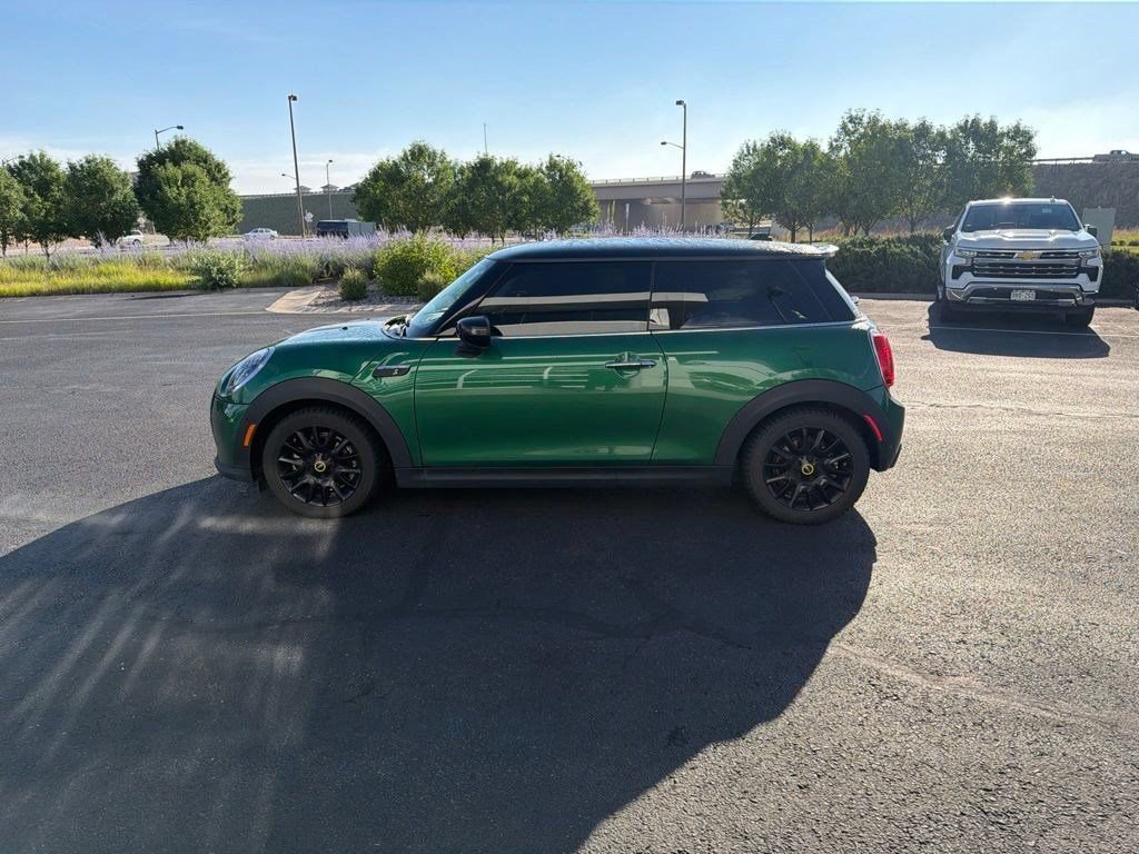 Used 2022 MINI Cooper SE w/ Driver Assistance Package FWD image 2