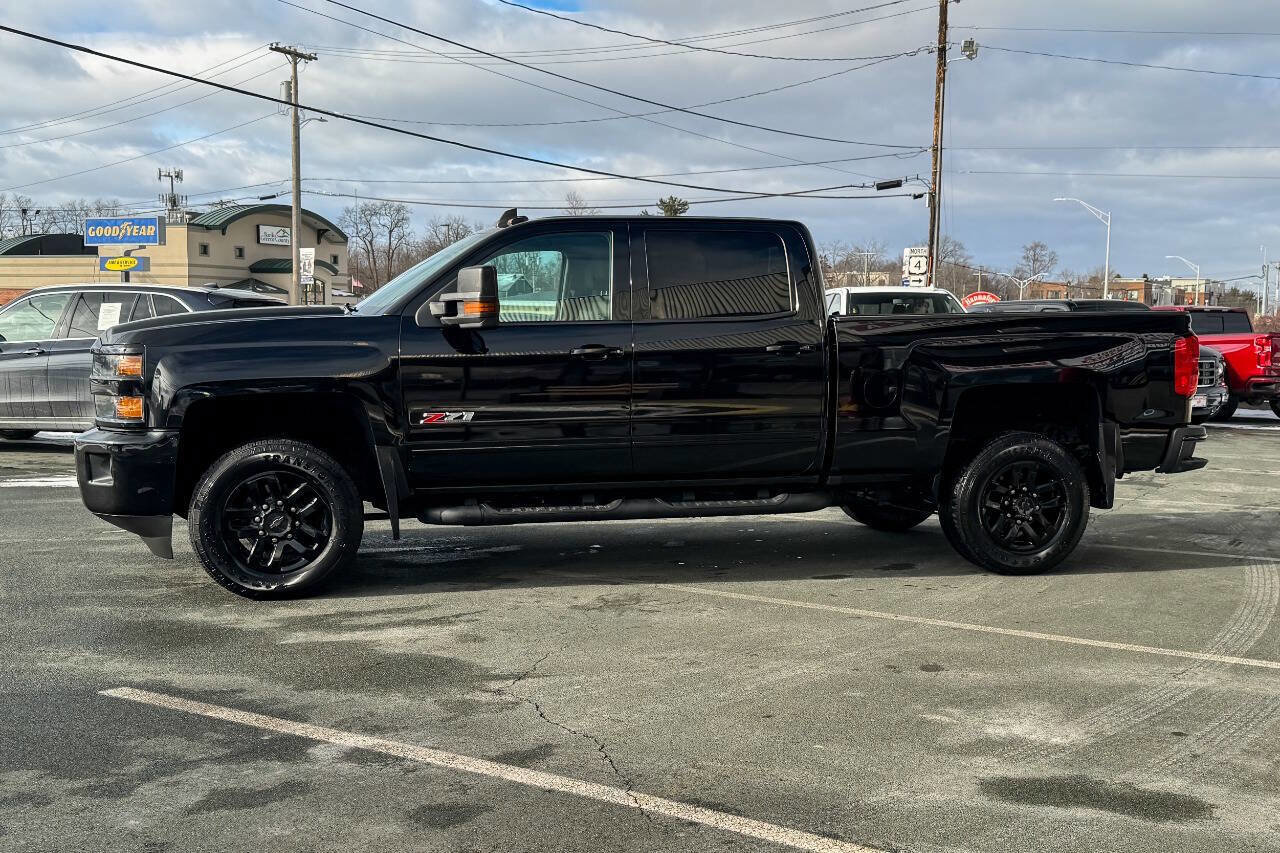 Used 2016 Chevrolet Silverado 2500 LT w/ Midnight Edition image 7